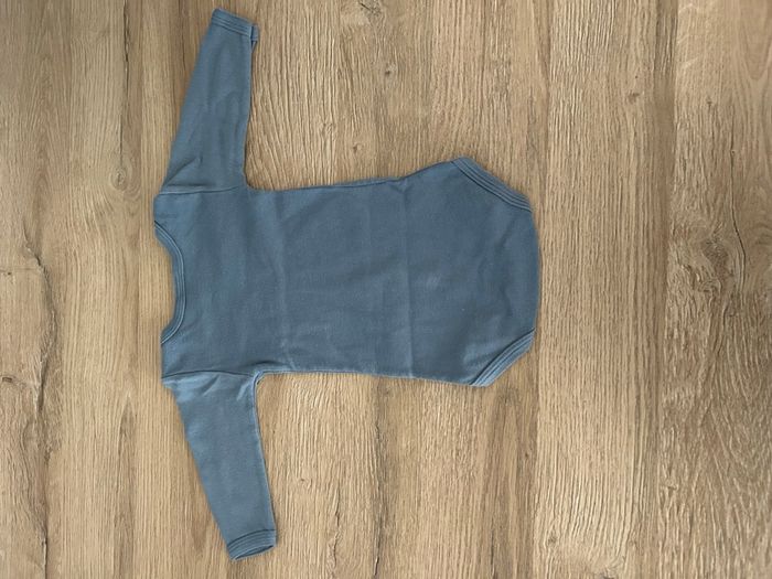 Lot 4 bodies bébé fille taille 3 mois Petit Bateau, Tape à l’œil, Kiabi - photo numéro 4