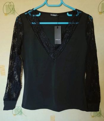 Top dentelle manches longues taille S