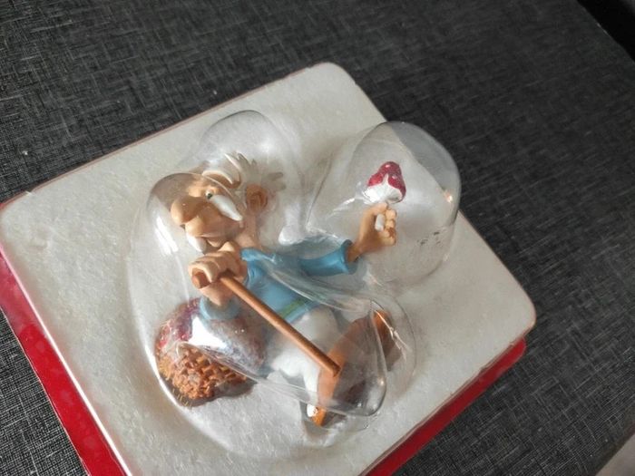 Figurine Astérix agecanonix en résine - photo numéro 4