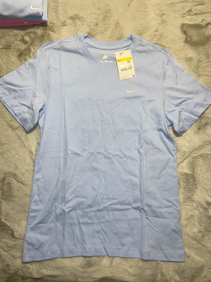 T-shirt Nike bleu logo brodé 🩵 Taille S - photo numéro 3