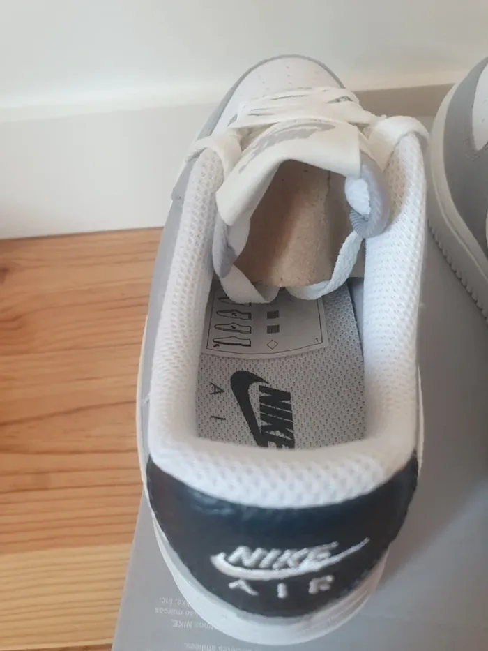 Nike Air Force 1 (37.5) - photo numéro 4