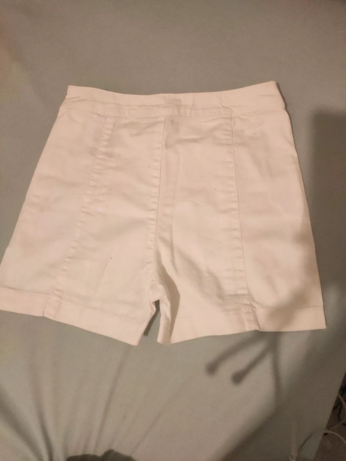 Short blanc 36 - photo numéro 6