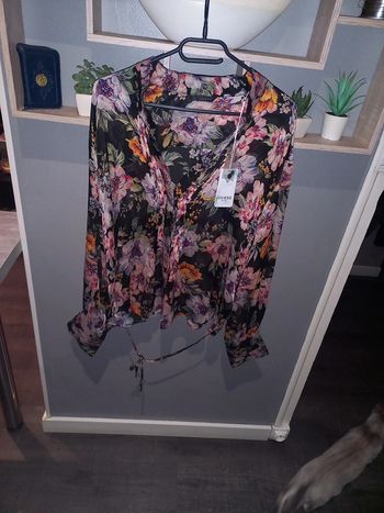 Neuf taille XL marque Guess valeur 99euros