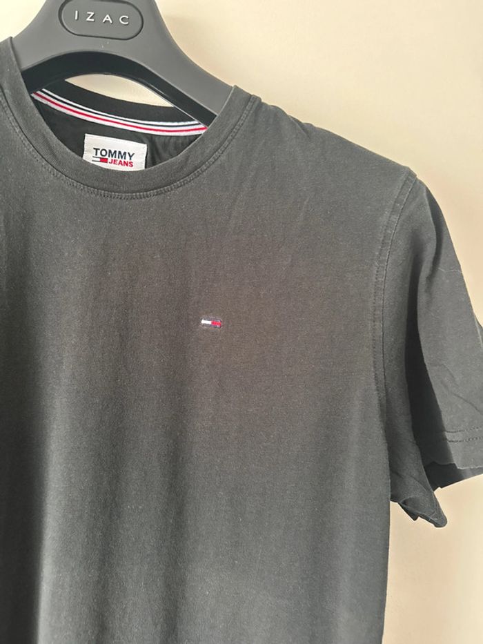 👕 t-shirt homme taille S - tommy jeans - noir - 100% coton - bon état - photo numéro 2