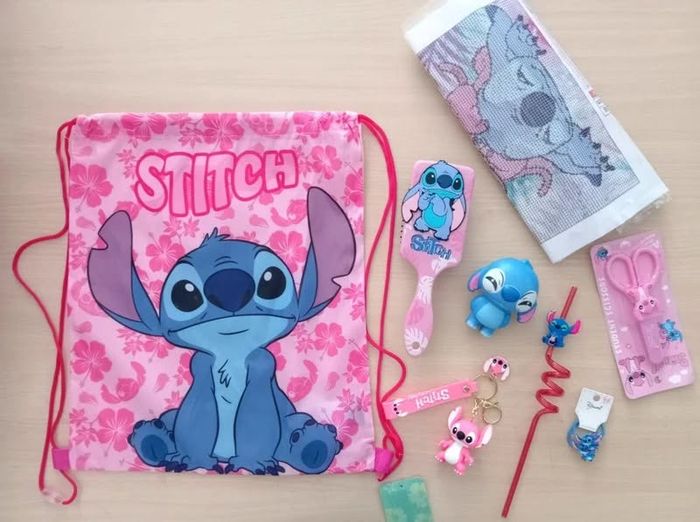 Sac surprise fille Stitch (plein d articles Stitch à l intérieur)