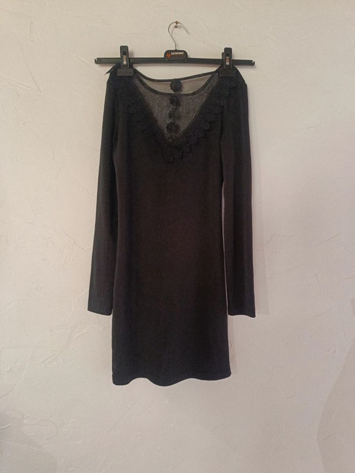 Robe noire T36 en très bon état