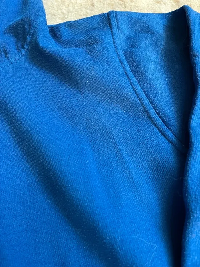 Sweat bleu - photo numéro 3