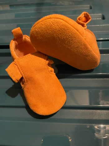 Chausson daim bébé fille