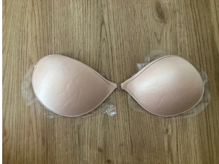 Soutien gorge auto adhésif