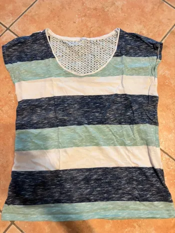 Tee shirt à rayures