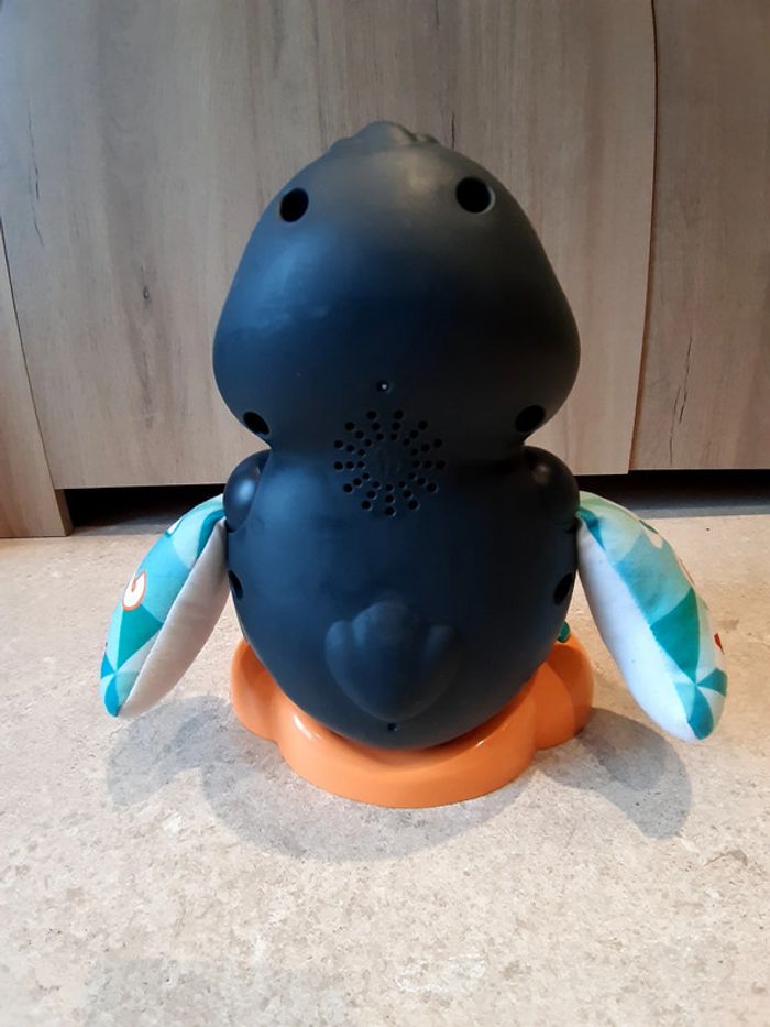 Jouet d'éveil interactif et musical pingouin fisher price - photo numéro 4