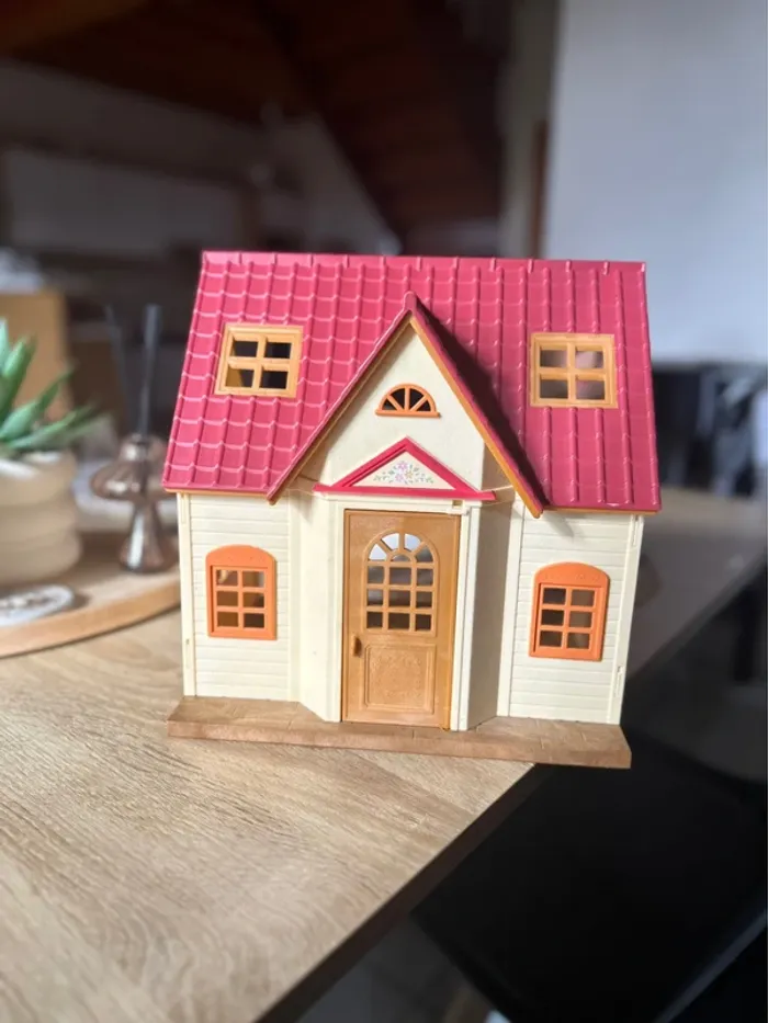 Maison Sylvanian Families – Très bon état – Sans accessoires – Il manque l’étage