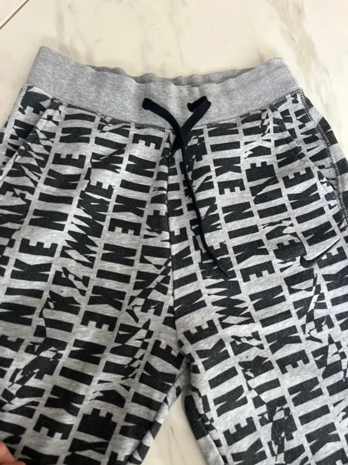 Pantalon jogging Nike taille XS - photo numéro 2