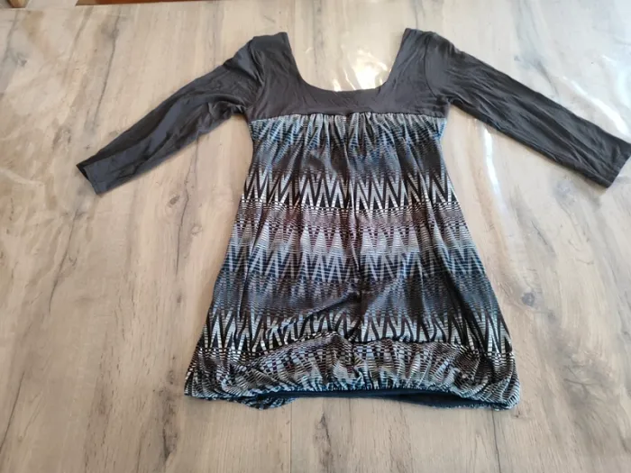 Blouse Motifs Graphiques, Taille Unique - Confort et Originalité !