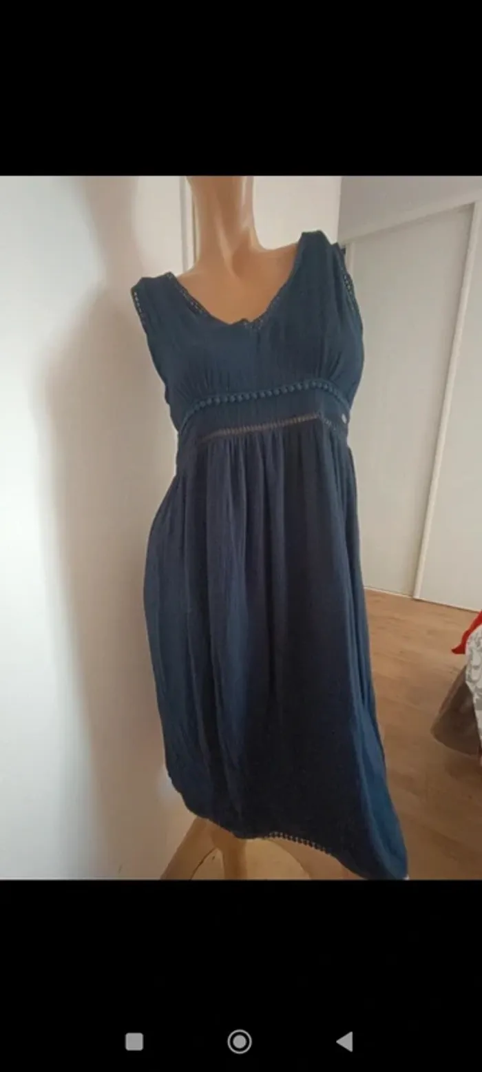 Superbe robe 👗 drapée taille S - photo numéro 2