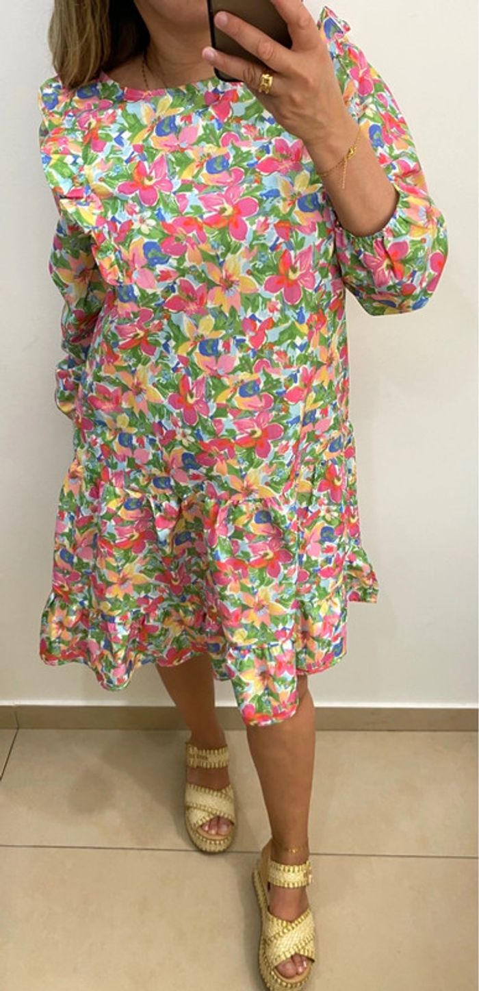 Robe fleurie avec volant - photo numéro 4