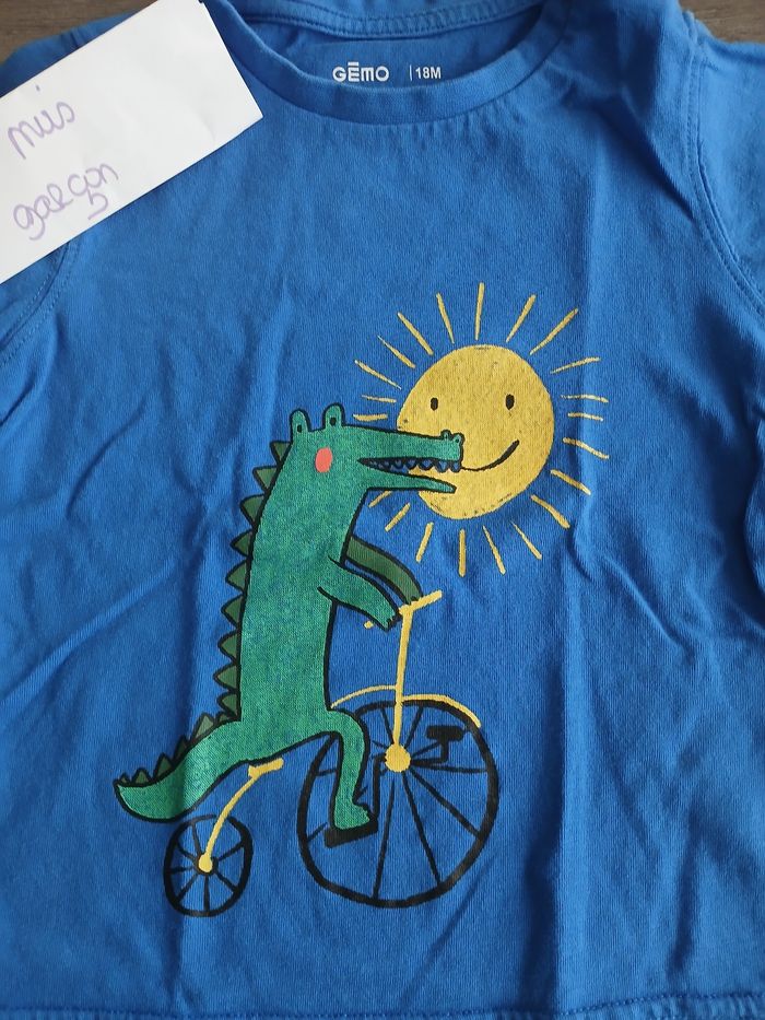 Tee shirt manches cpurtes tres bon état 18 mois garçon - photo numéro 2