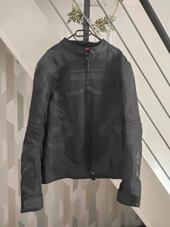 Veste de moto noire Furygan, état neuf