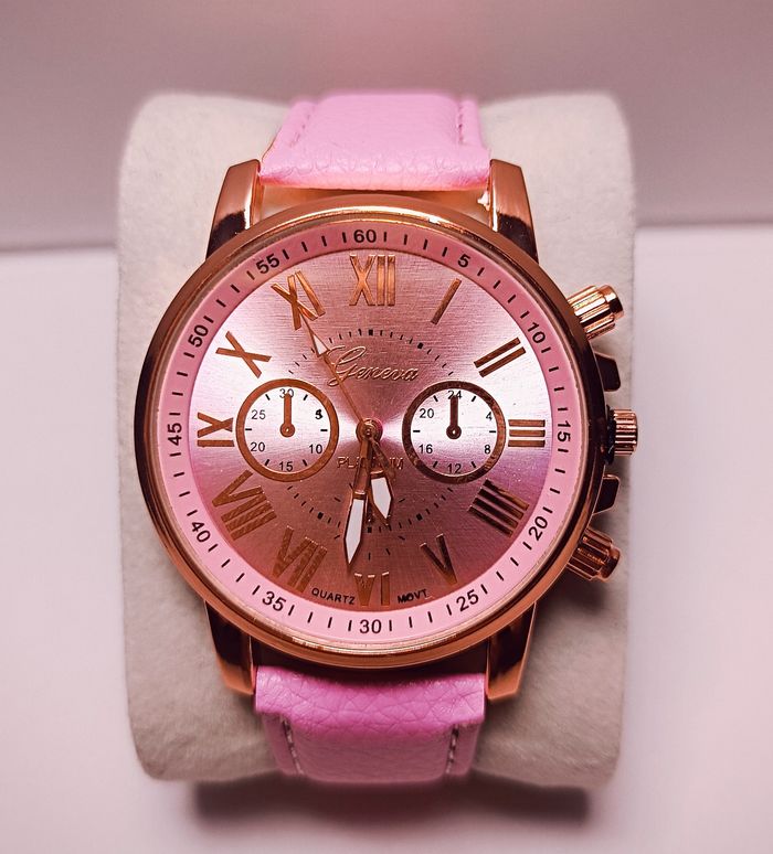 Montre neuve pour femme - photo numéro 3