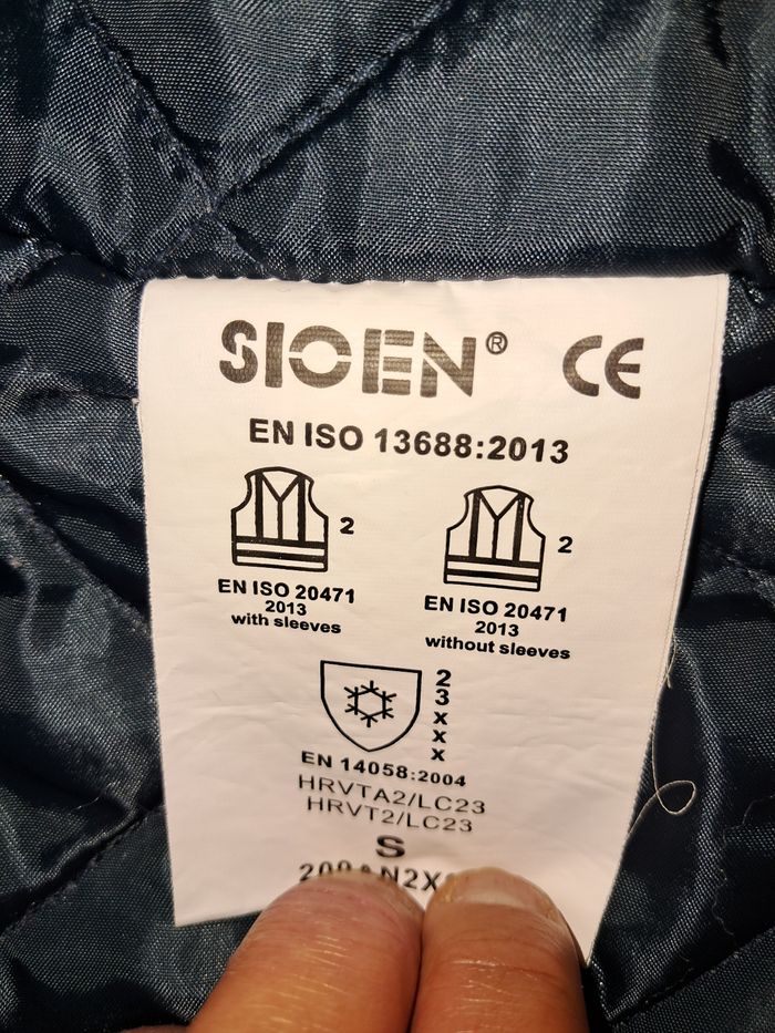 Veste de travail neuve taille S neube sans etiquette. Tient chaud - photo numéro 7