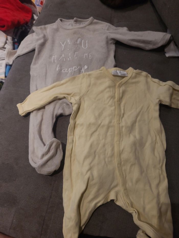 Lot 2 pyjamas