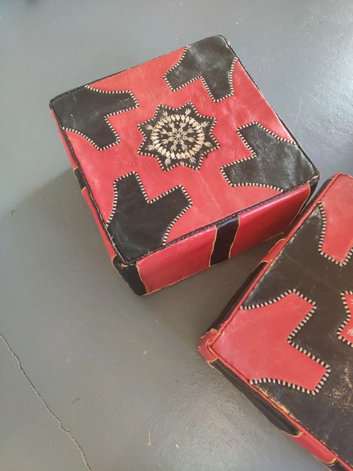 Poufs cuir vintage années 70 - photo numéro 2