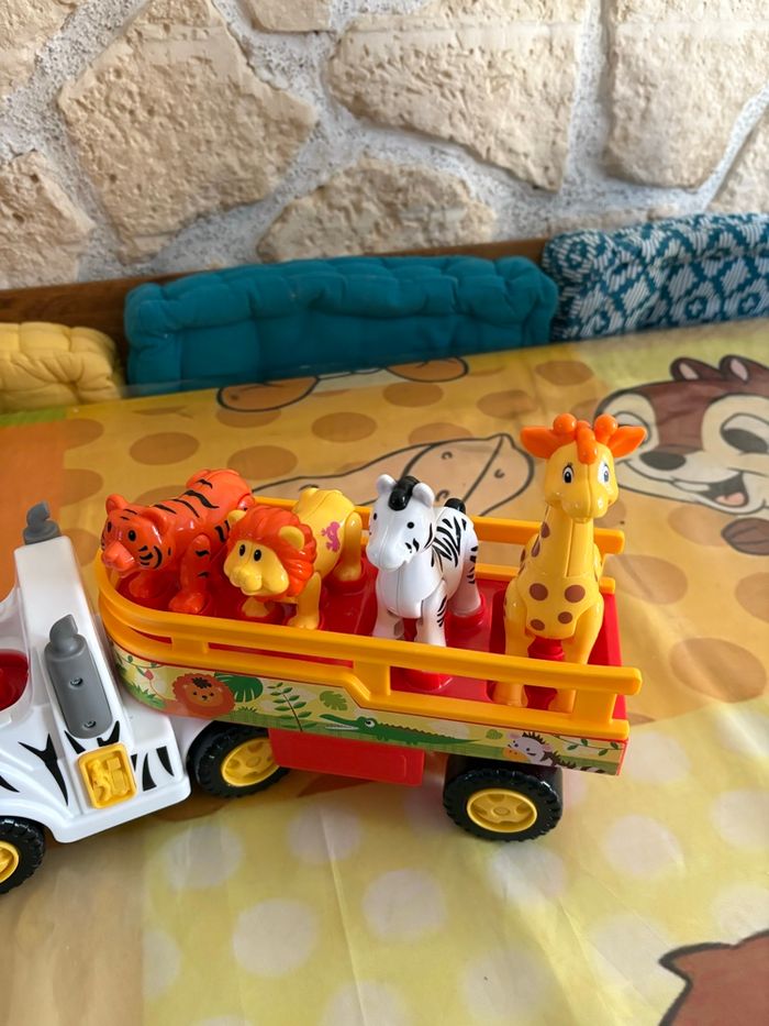 Safari des Animaux en Aventure ! En camion voiture qui fait du bruit