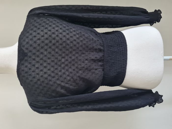 Haut noir - photo numéro 5