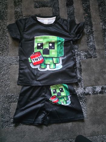 Ensemble T-shirt et short minecraft taille 8 ans 
