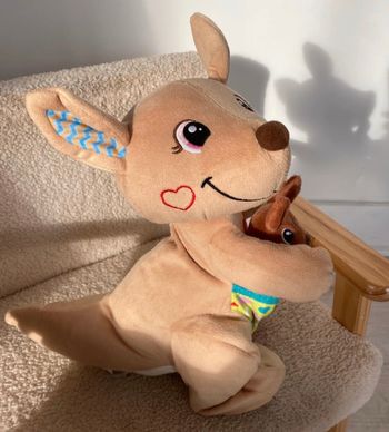 Maman kangourou et son bébé