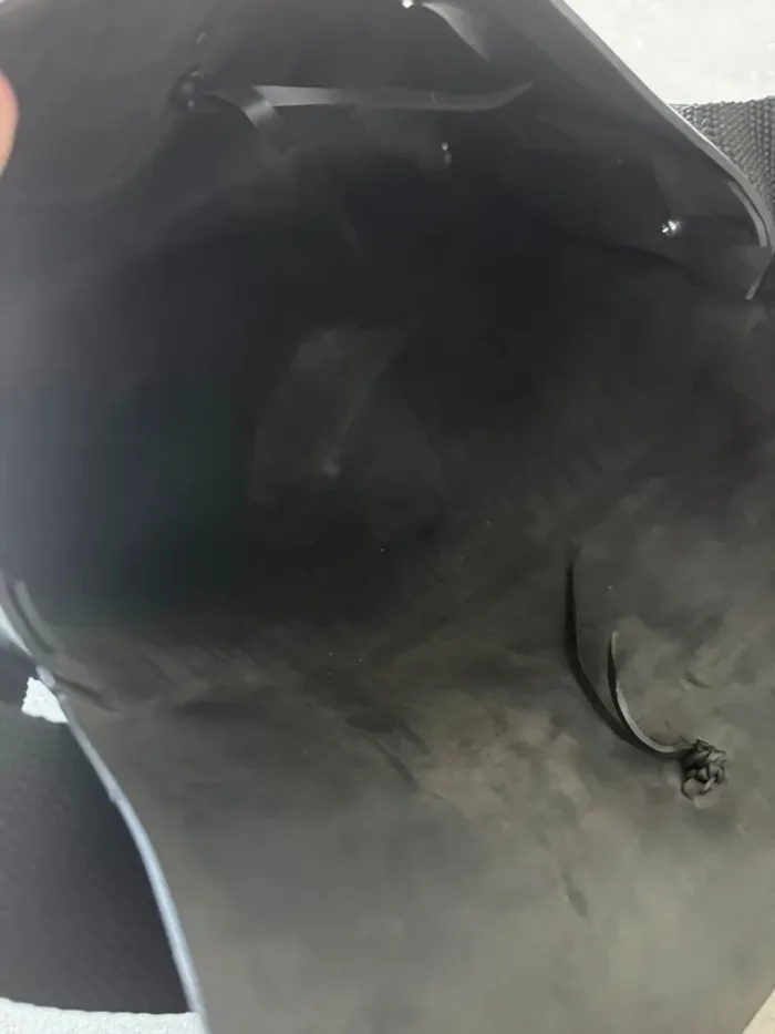 Sac à bandoulière fait main, bon état mais il y a des marques d'usures, 37x25cm - photo numéro 6