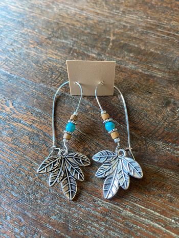 Magnifiques boucles d’oreilles feuilles et perles
