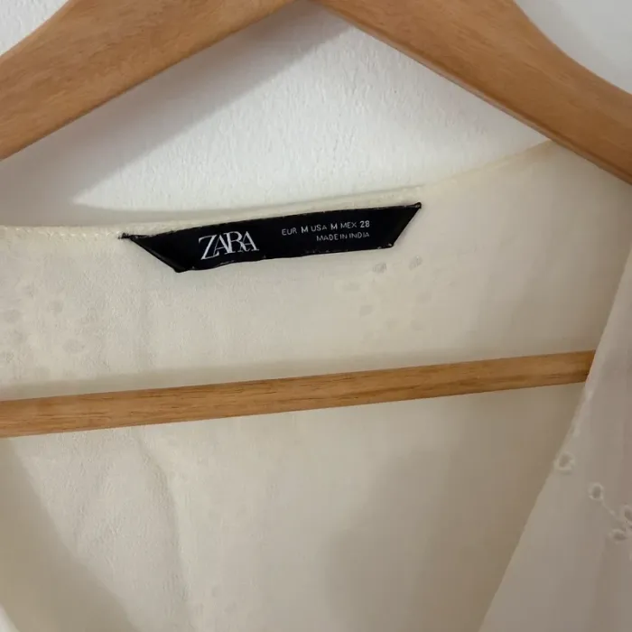Blouse Zara blanc cassée fluide - photo numéro 4