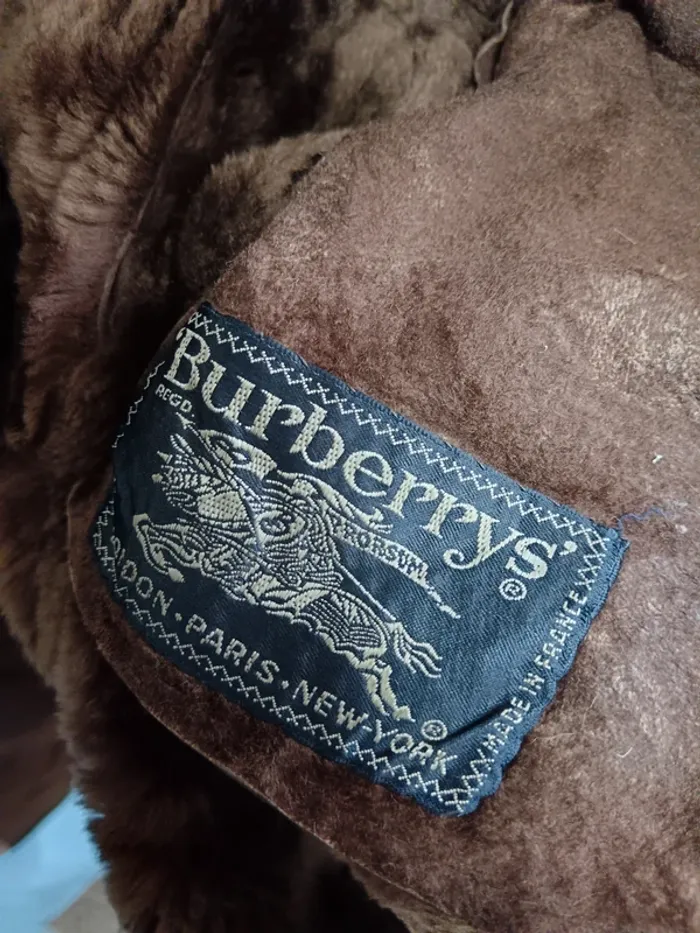 Burberry "manteau d'exception cuir retourné" t. - photo numéro 2