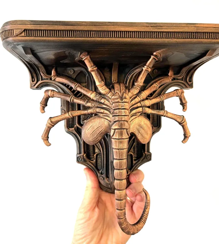 Support mural alien biomécanique