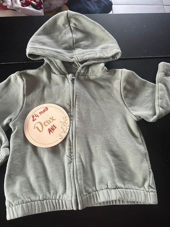 Veste de sweat kiabi 24 mois