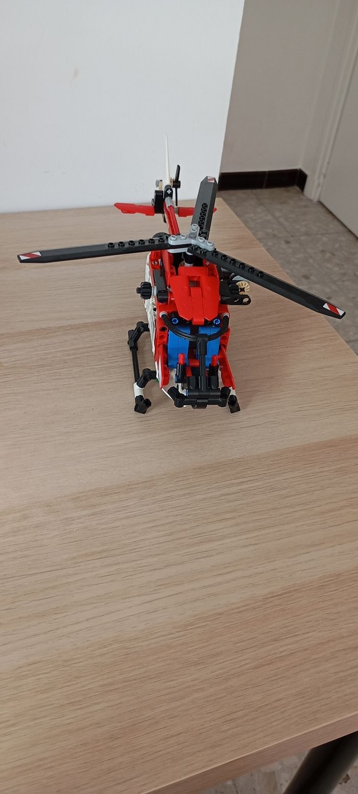 Hélicoptère lego technic