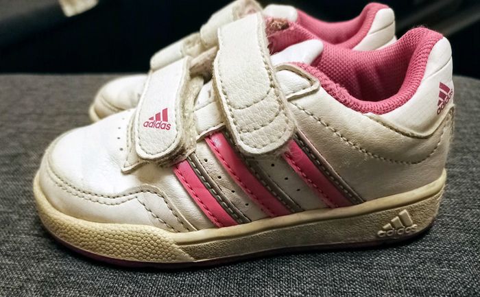 👟Baskets Adidas p.23 👟 - photo numéro 2