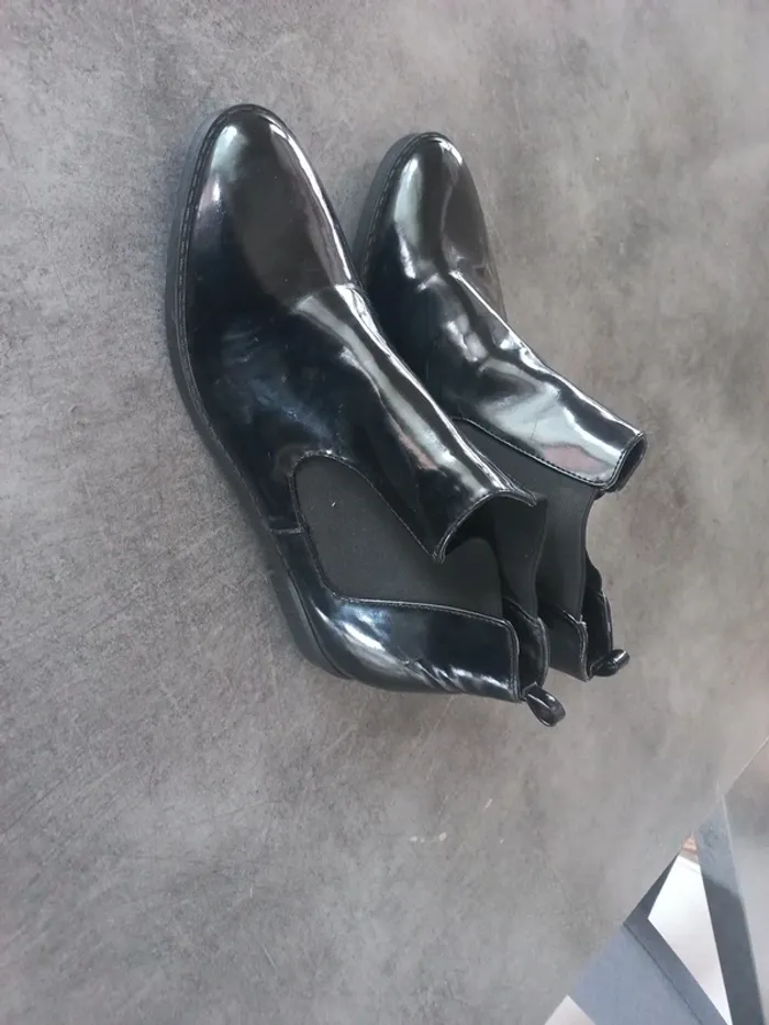 Chaussures reserved - photo numéro 2