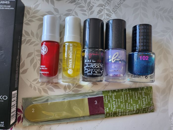 Maquillage neuf, possibilité de faire des lots - photo numéro 2