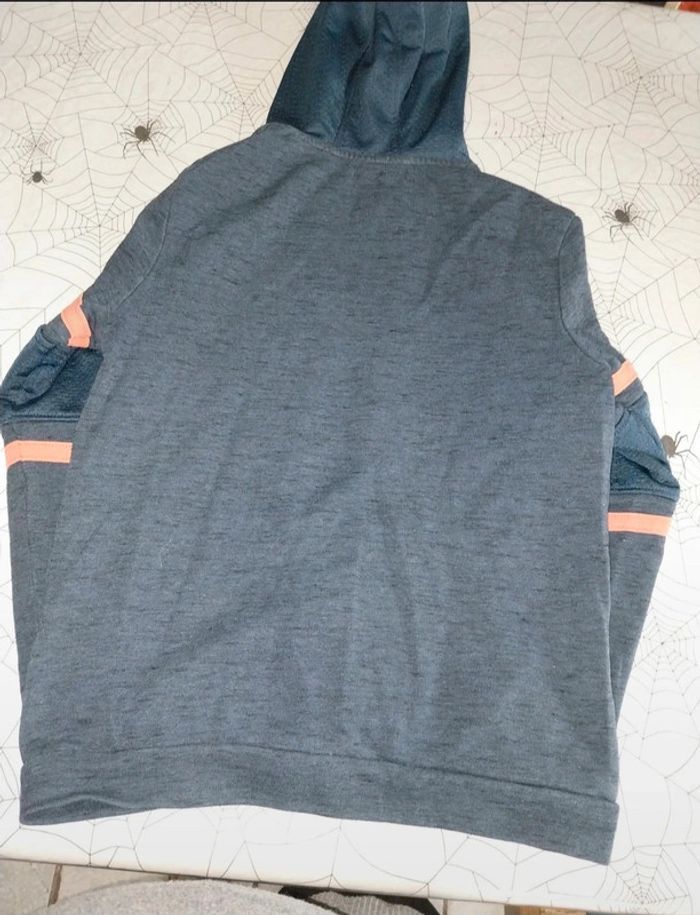 Gilet a capuche - photo numéro 4