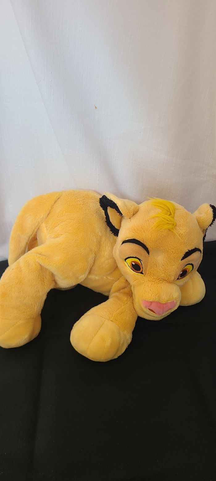 peluche le roi lion disney grand model simba coucher 55 cm nicotoy