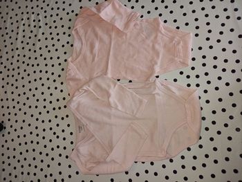 Lot de 2 bodies fille 12 mois