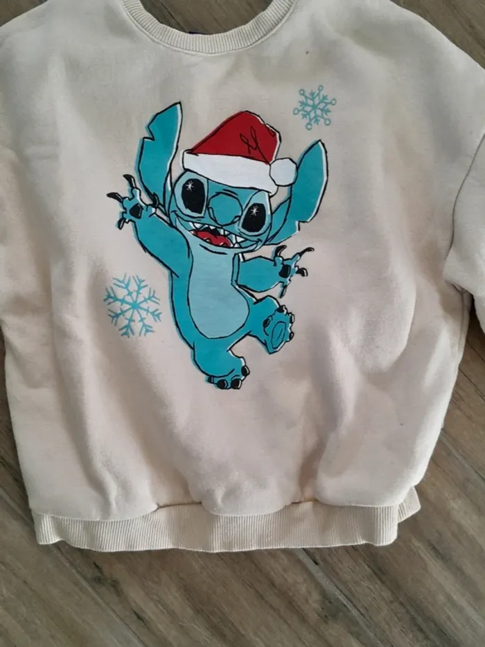Sweat de Noël Stitch - photo numéro 2