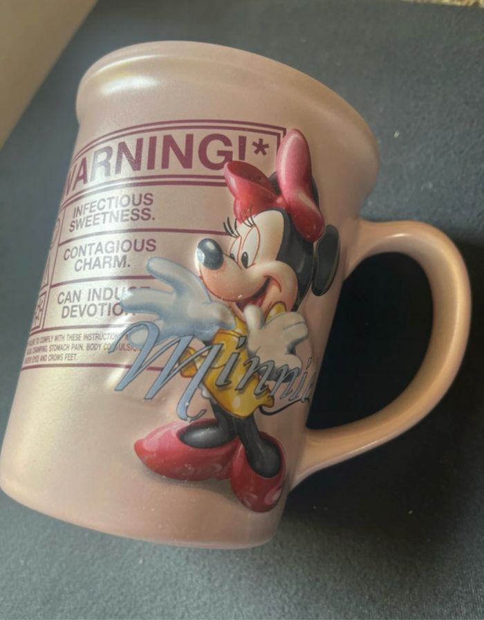 Grande tasse , mug Minnie en relief 3D Disneyland Resort Paris - photo numéro 7