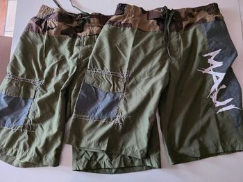 2 shorts
