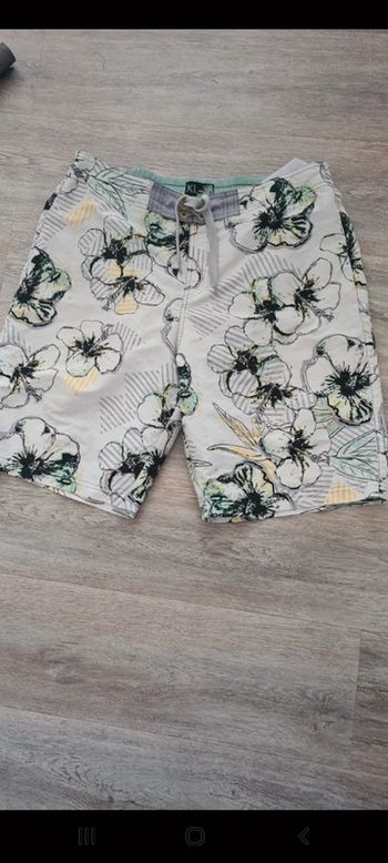 Bermuda homme fleurie