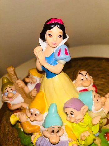Tirelire blanche neige