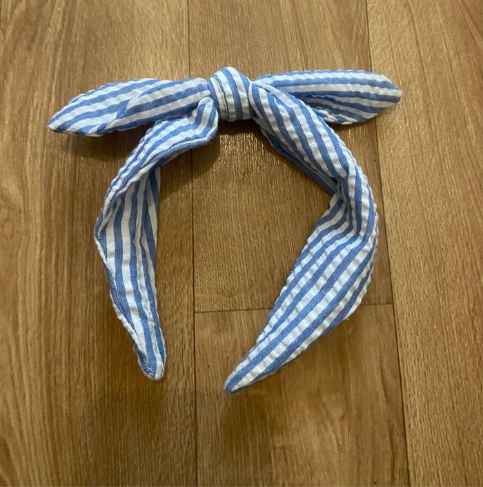 Serre tête à rayures bleues fille