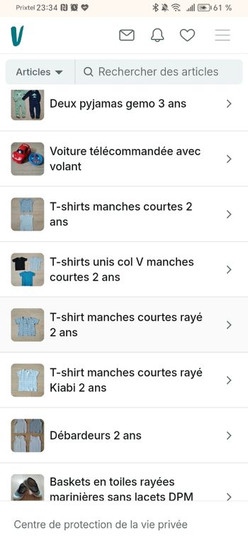 Lot vêtements et jouets